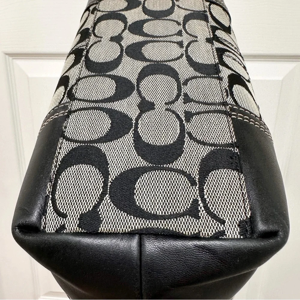 Coach Gallery Tote Bag Black Gray Signature Jacquard Turnlock